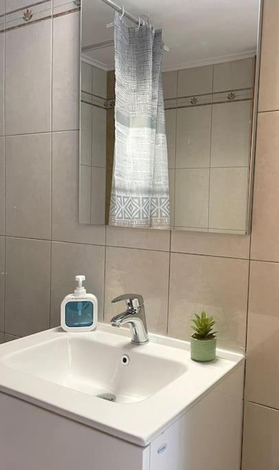 La Vie Est Belle Apartment Кавала Екстериор снимка