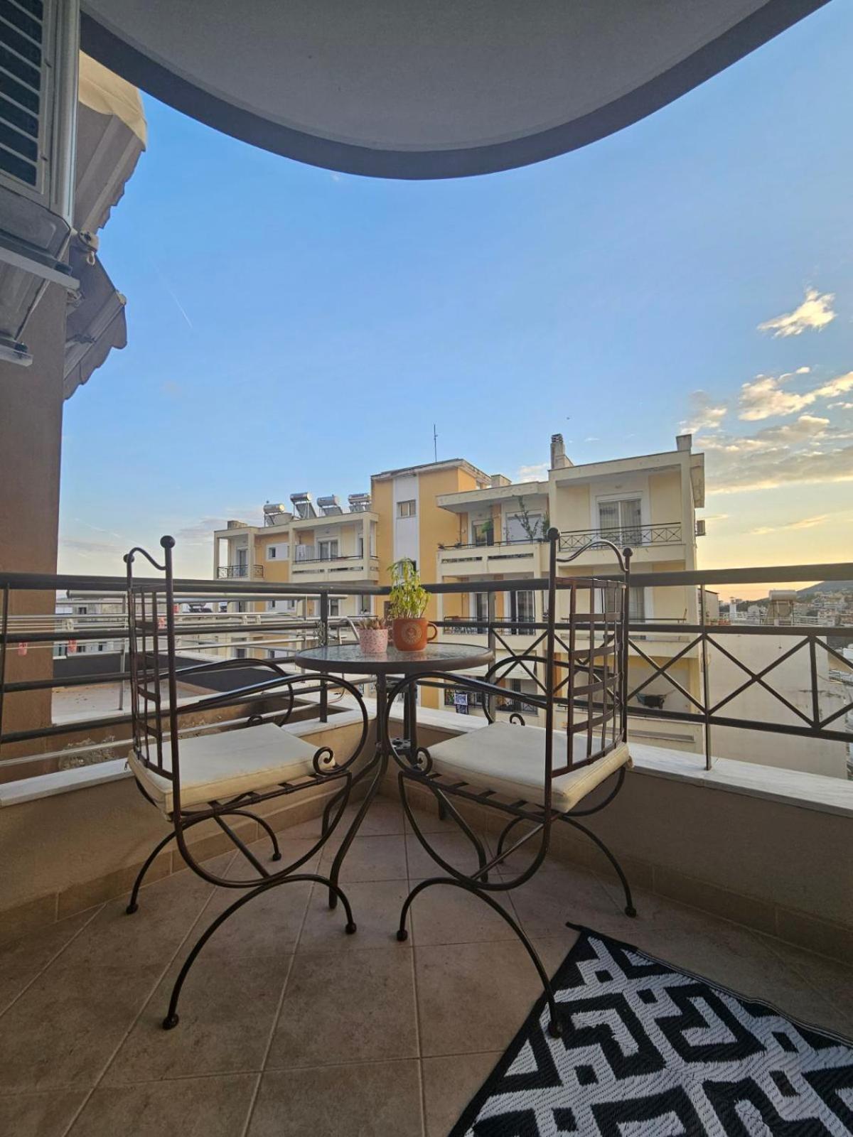 La Vie Est Belle Apartment Кавала Екстериор снимка
